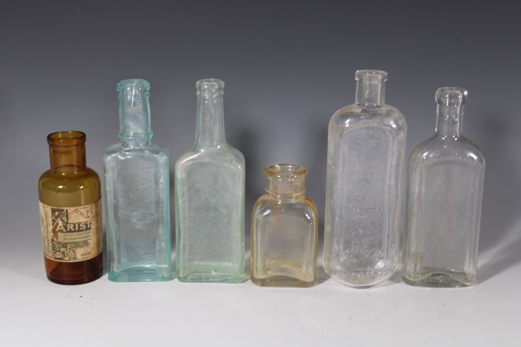 Lot of 6 Antique Glass Bottles Davis Drug & More (1 of 4)