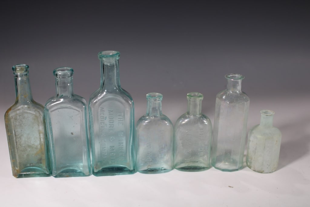 Lot of 7 Antqiue Bottles Dr Tobia & More (1 of 4)