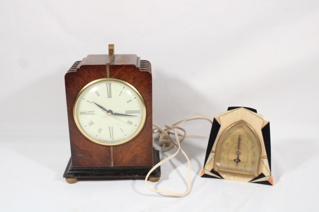 Two vintage clocks-Waterbury, Made in USA (1 of 4)