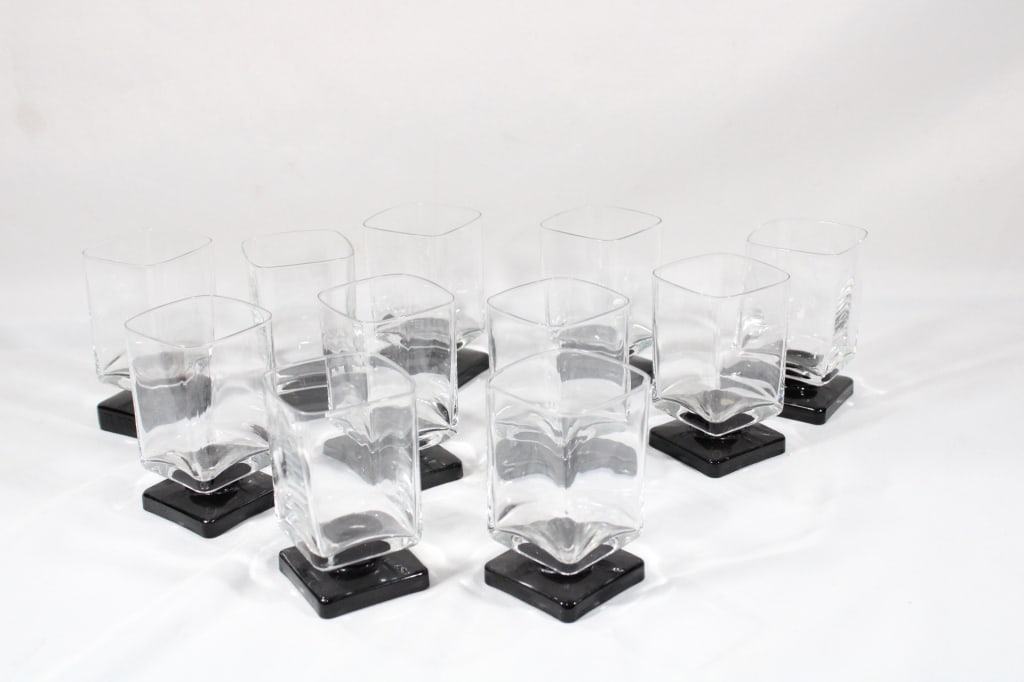 11 Mid Century black base drinking glasses: Good overall as pictured