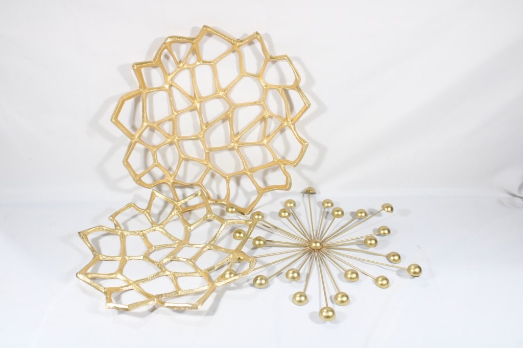 Gold colored wall decor: Good overall as pictured