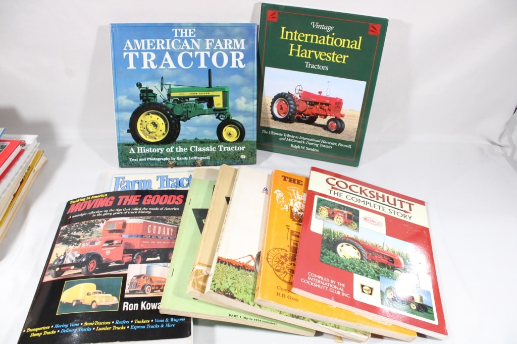 Lot of Tractor Books - Farm Tractors, Harvester ec (1 of 4)