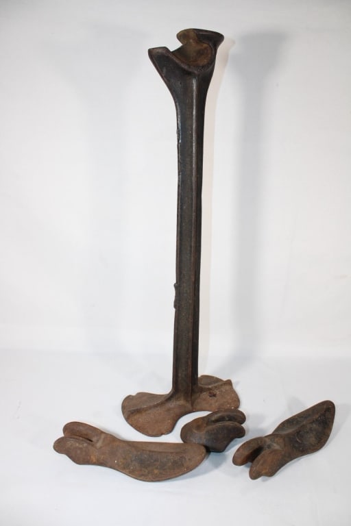 Large Cast Iron Cobbler Stand and Molds: good overall as pictured