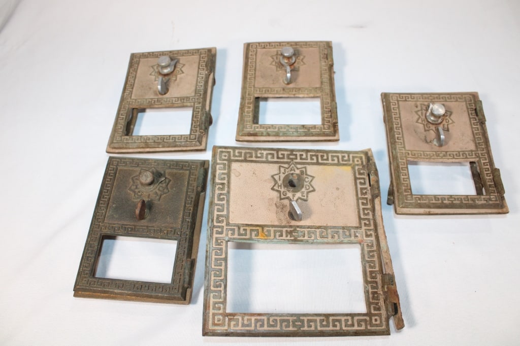 Lot of 5 Vintage Metal Post Office Boxes Doors (1 of 2)