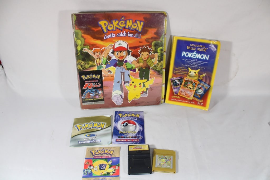 Pokemon Nintendo Games, Pinball etc.: binder (empty) good overall as pictured