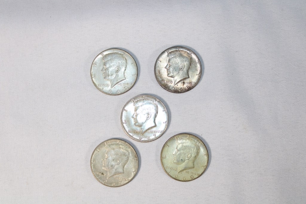 Lot of 5 Kennedy Half Dollars - 40% Silver (1 of 2)