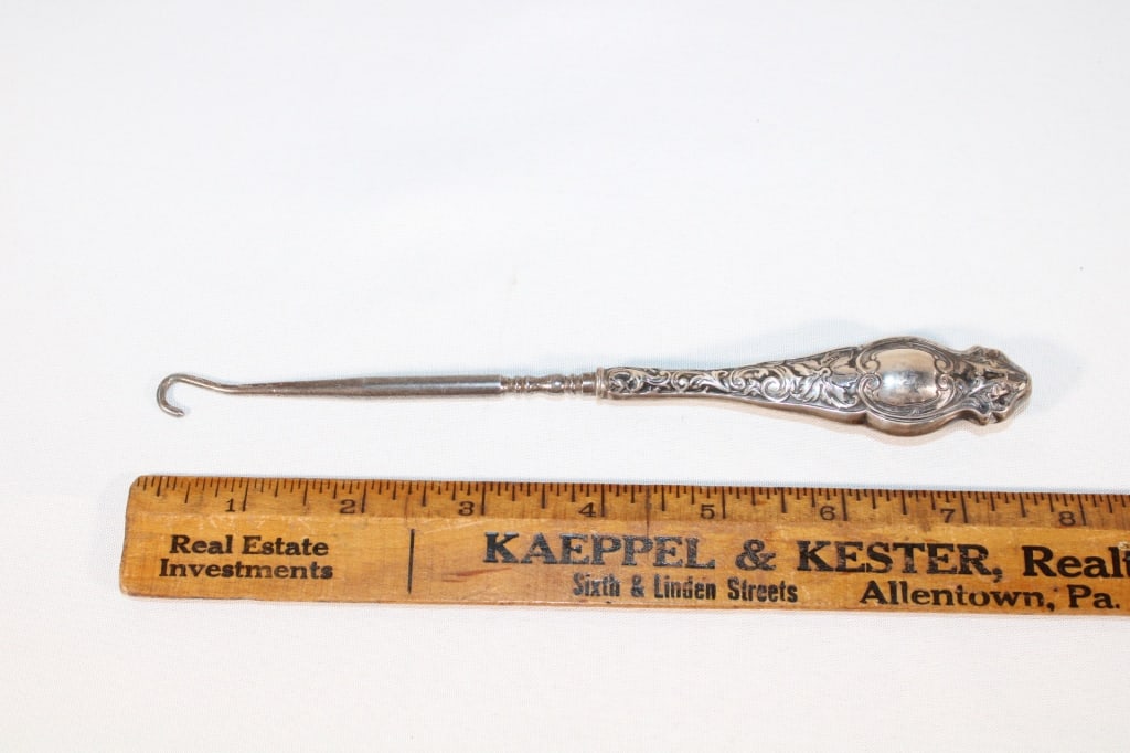 Sterling silver handle-button hook fastener: Good overall as pictured. weighs 1.12 otz