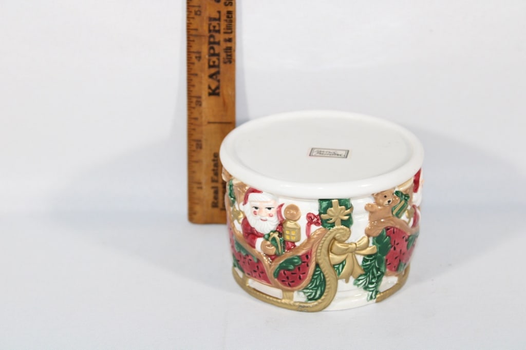 FITZ AND FLOYD Christmas candle base (1 of 2)