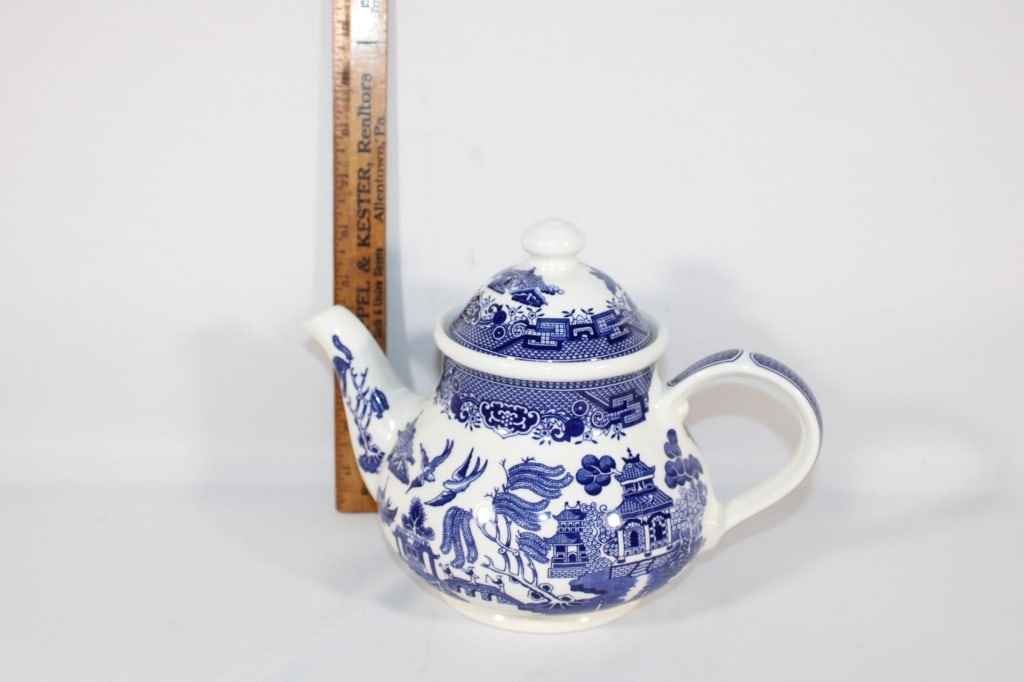 Churchill England teapot: Good overall as pictured