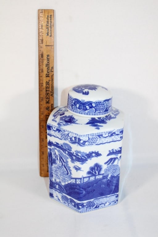 Ringtons Limited New Castle tea jar (1 of 3)