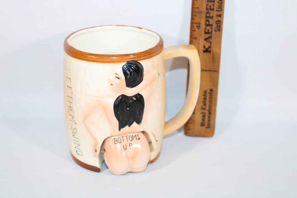 BOTTOM UP Mug Bourne of Harlesdenltd Japan: "Let them Swing" Bottoms up mug! Made in Japan Good overall as pictured