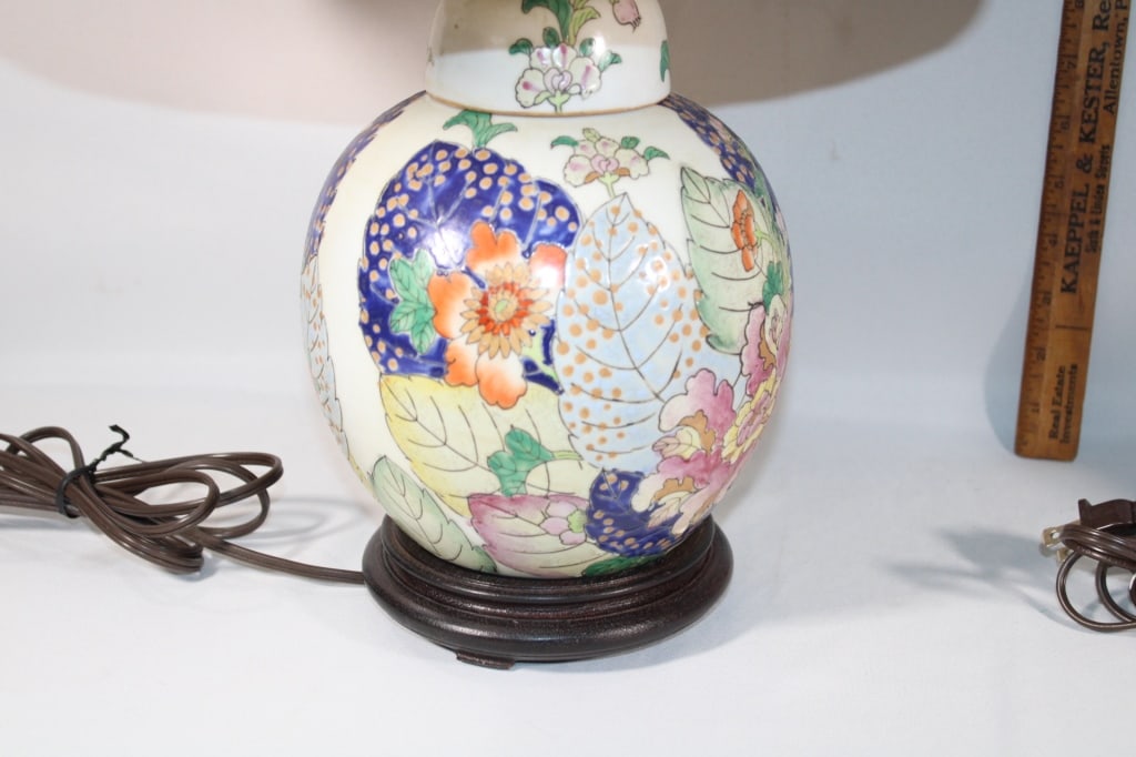 Vintage Asian style bed side lamp (1 of 3)