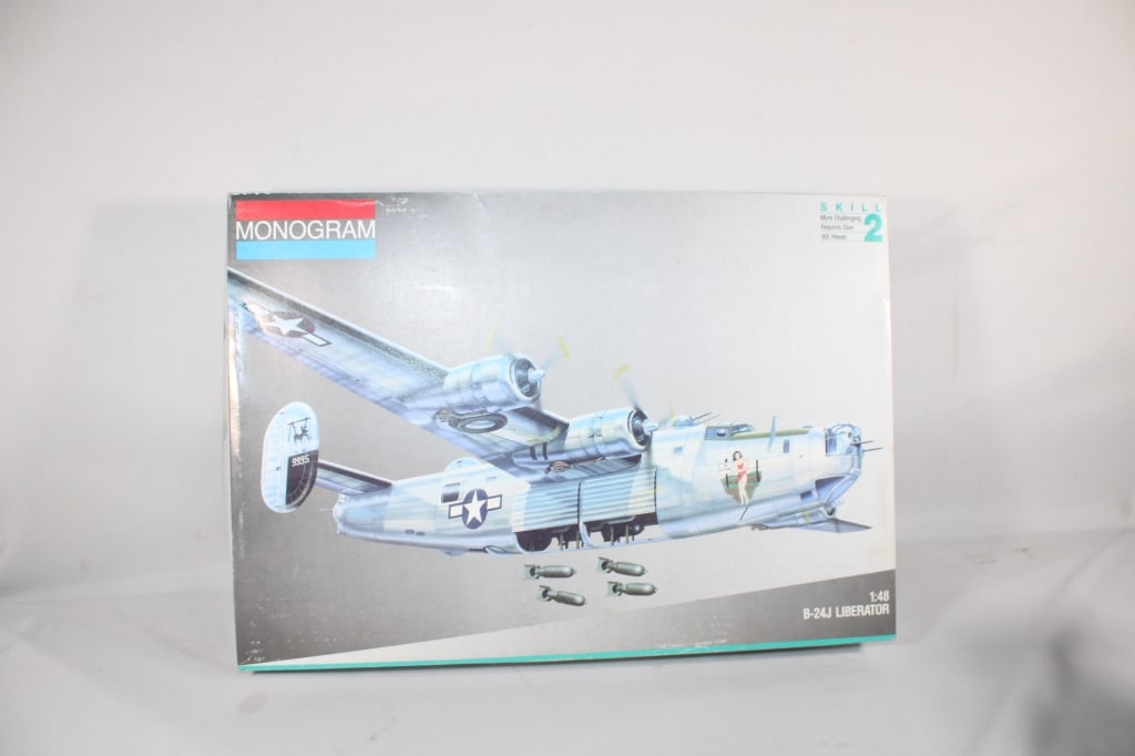 Monogram B-24J Liberator Model Airplane - New (1 of 2)