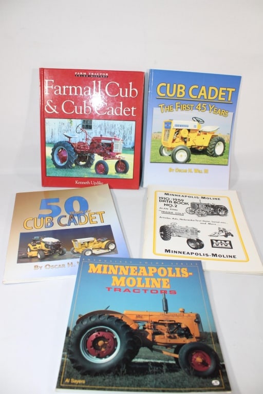 Lot Cub Cadet & Minneapolis Moline Tractor Books (1 of 4)