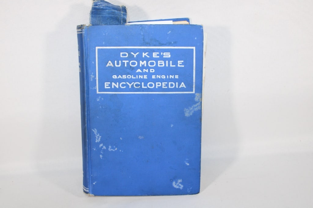 Dyke's Automobile and Gasoline Engine Encyclopedia (1 of 3)