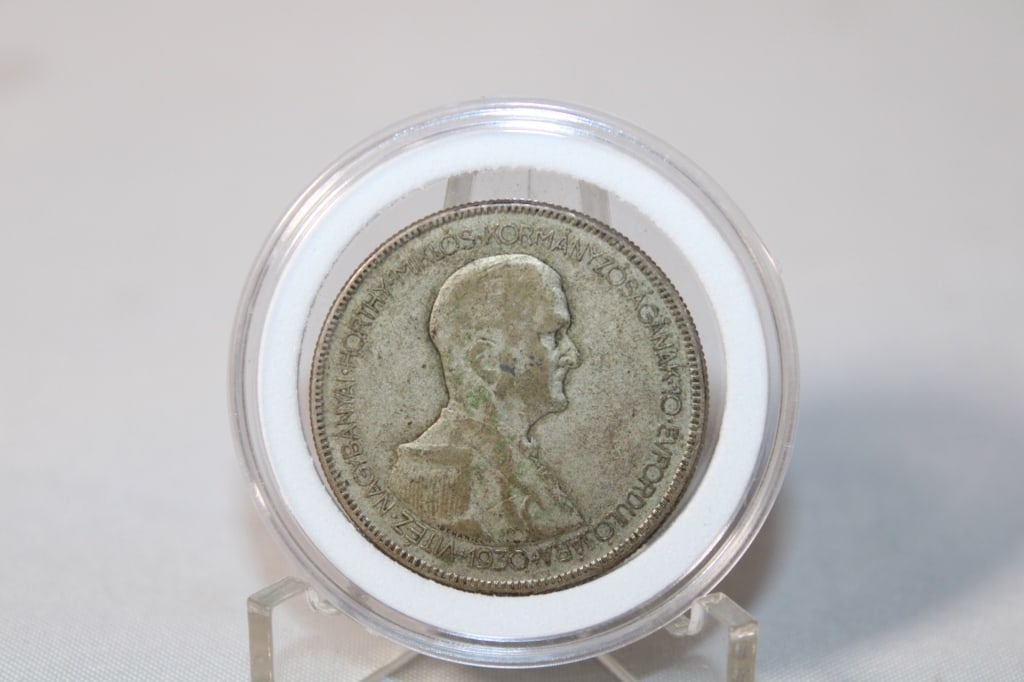 1930 Hungary Silver 5 Pengo coin: good overall as pictured