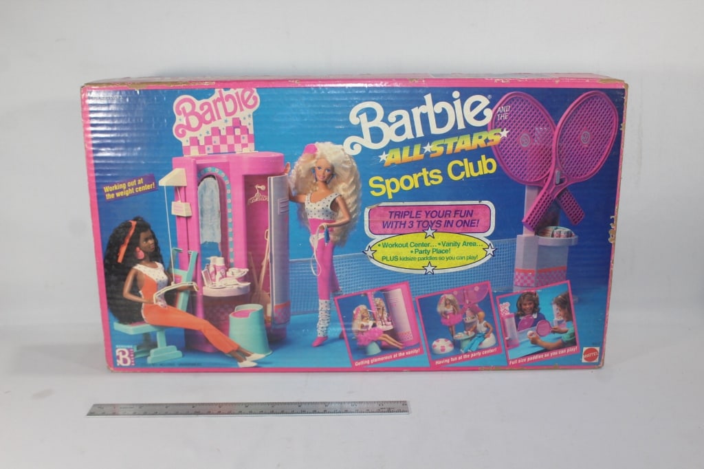 VTG Barbie All Star sports cub play set in box: Good overall as pictured