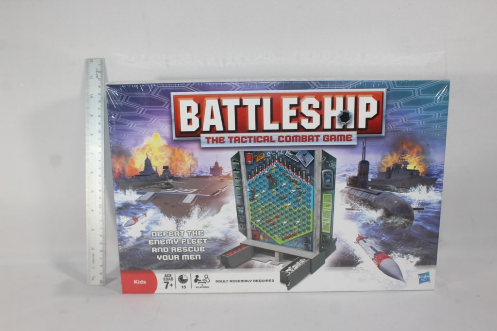 Battleship combat game in org. box (1 of 2)