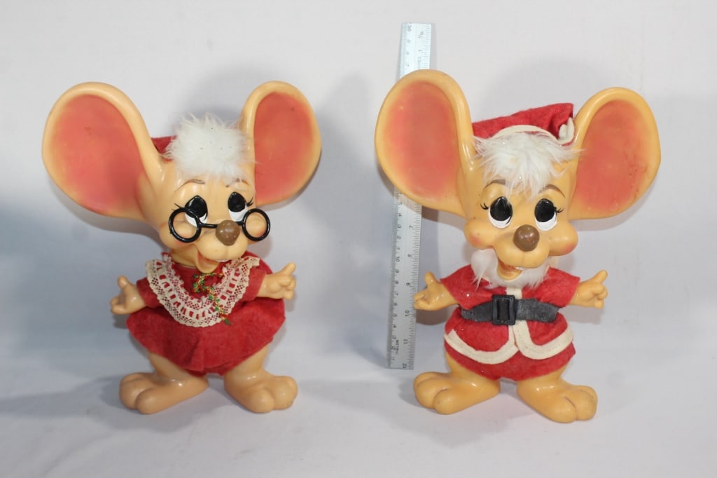 Two vintage 1970 Roy Des. of Fl Christmas mice: good overall as pictured