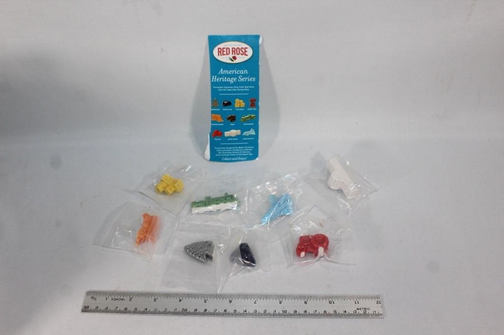 Wade,American Heritage Series Missing two Red Rose (1 of 3)