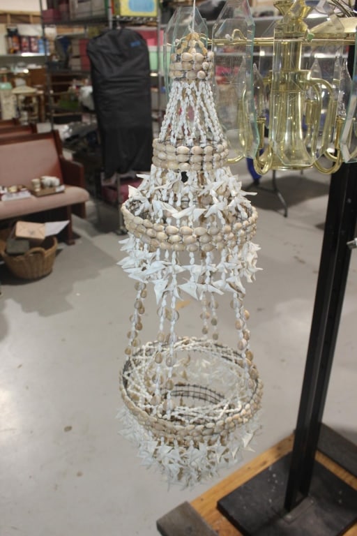 Vintage Seashell Hanging Plant Holder: missing a few shells - otherwise good overall
