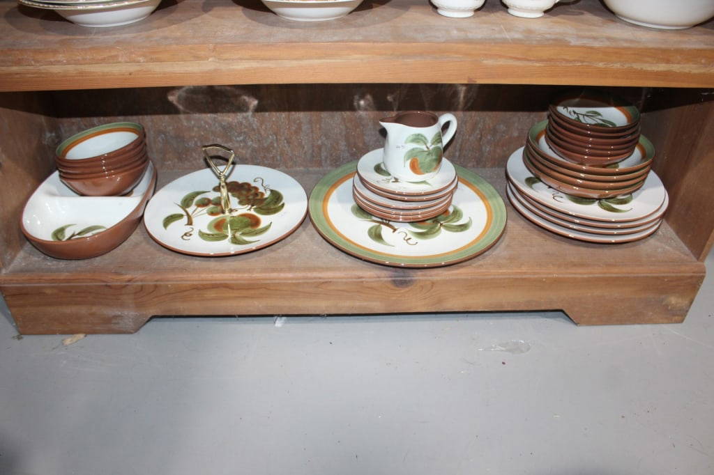 Large Lot Of Stangl Orchard Song Pottery Auction