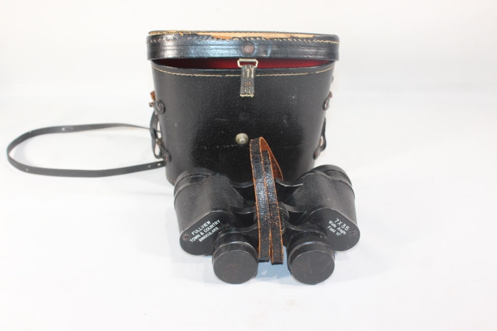 Vintage Town & Country Binoculars 7x35 w/case (1 of 2)
