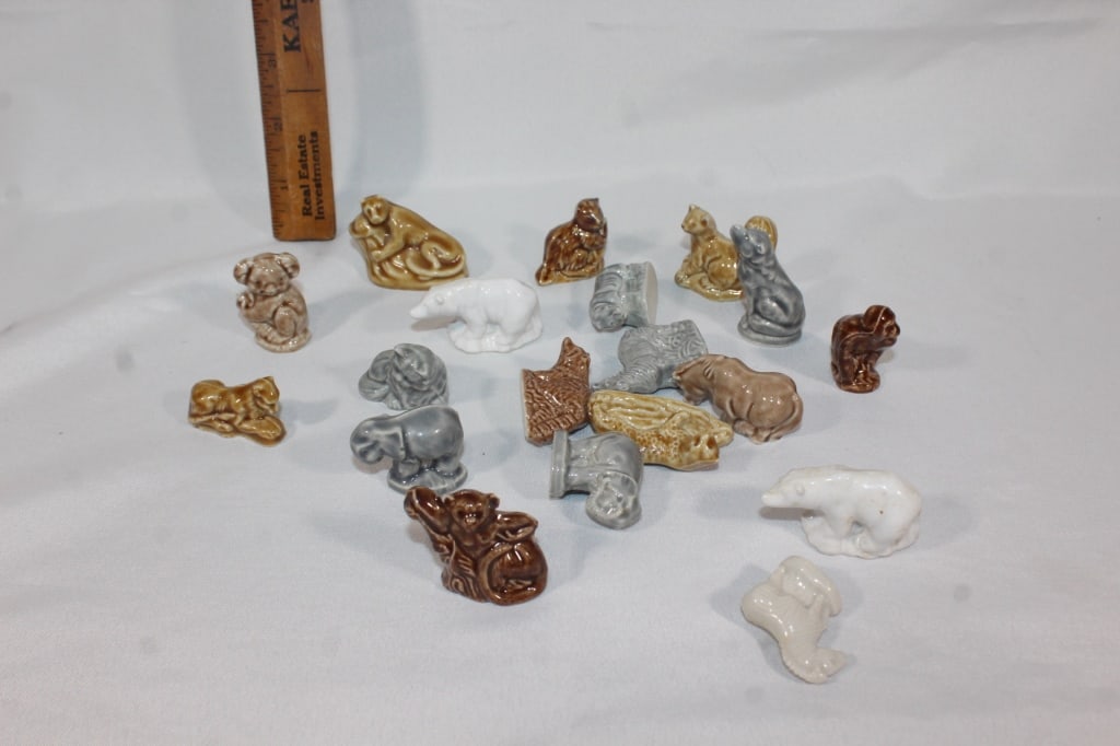 Lot of VTG Red Rose - Wade figurines: Good overall as pictured