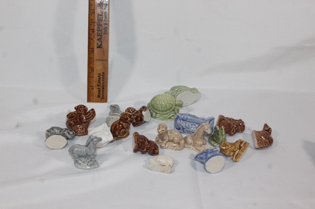 Lot of VTG Red Rose Wade figurines: Good overall as pictured