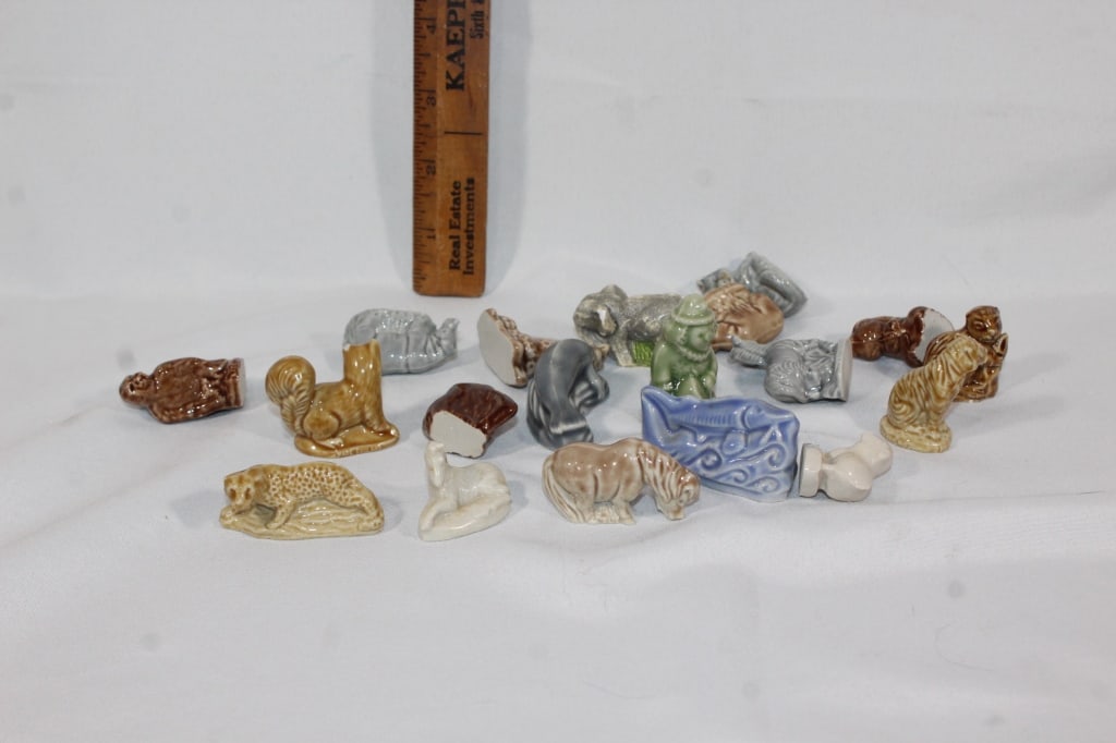 Lot of VTG Red Rose Wade figurines: Good overall as pictured