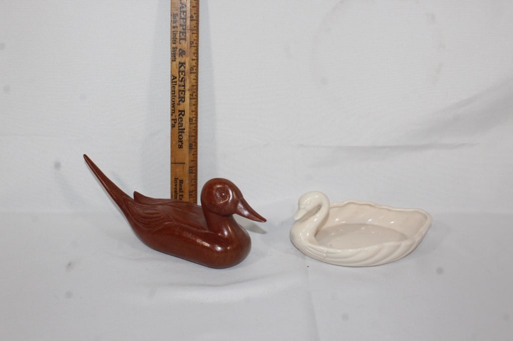 Hand carved Pin tailed duck signed-Swan Japan dish: Good overall as pictured