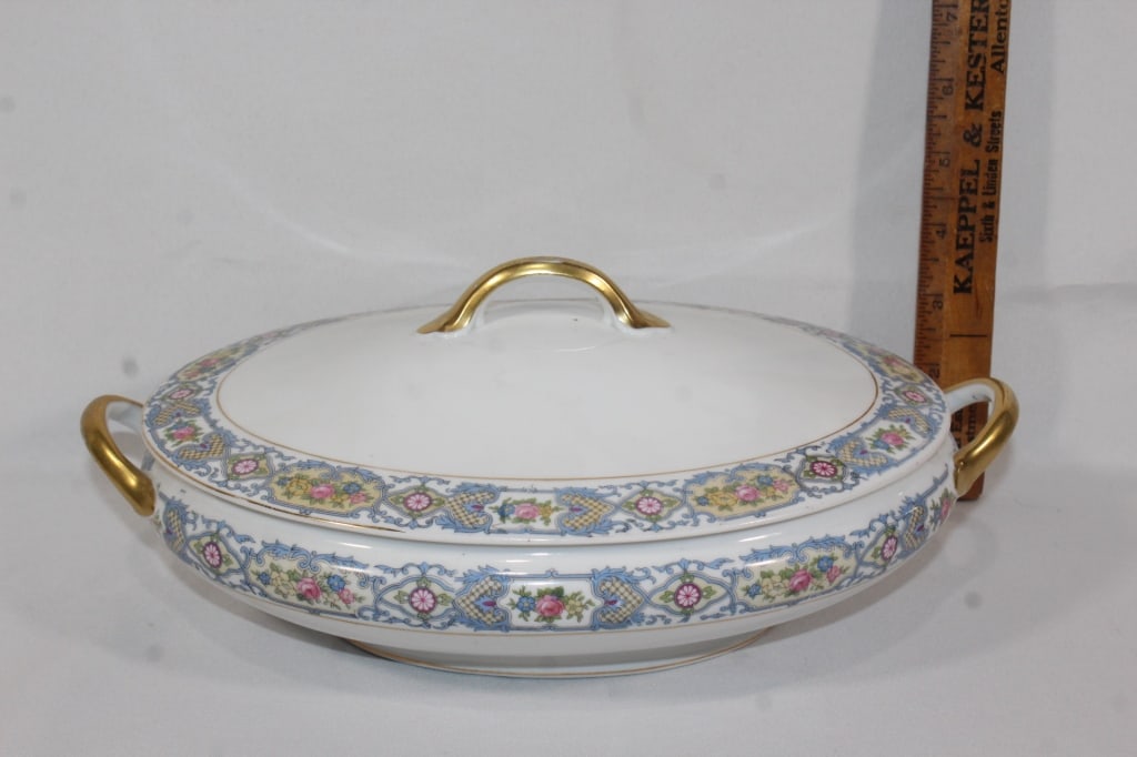 NORITAKE Covered dish: good overall as pictured
