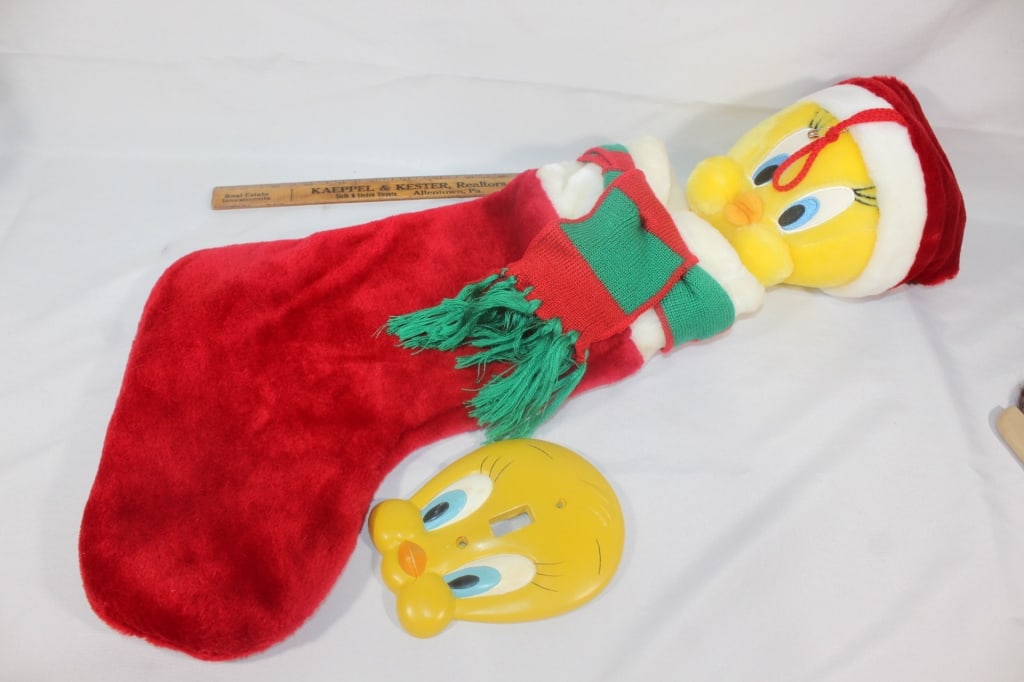 VTG Tweety Christmas stocking, switch plate cover (1 of 3)
