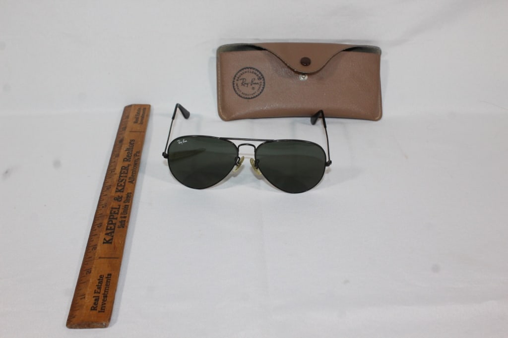 Vintage Ray Bans Sunglasses with case (1 of 2)