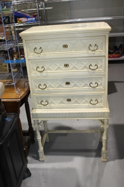 VTG Thomasville small dresser: good overall as pictured