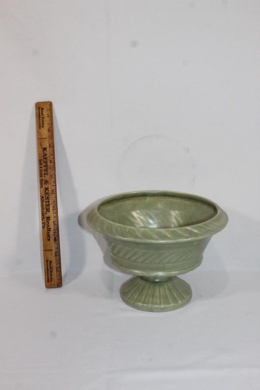 Haeger USA pedestal vase: Good overall as pictured