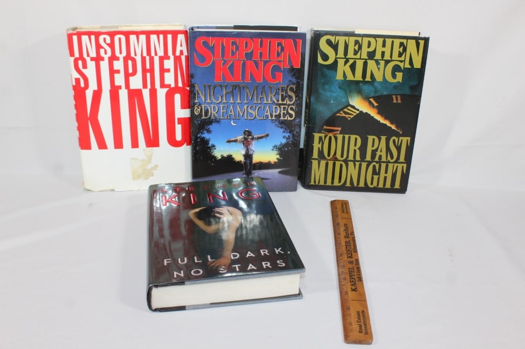 Large lot Stephen King books (1 of 1)