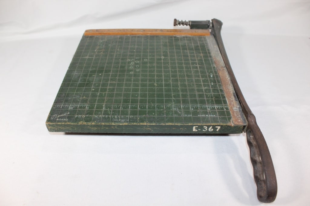 Vintage Wood Paper Cutter: good overall as pictured