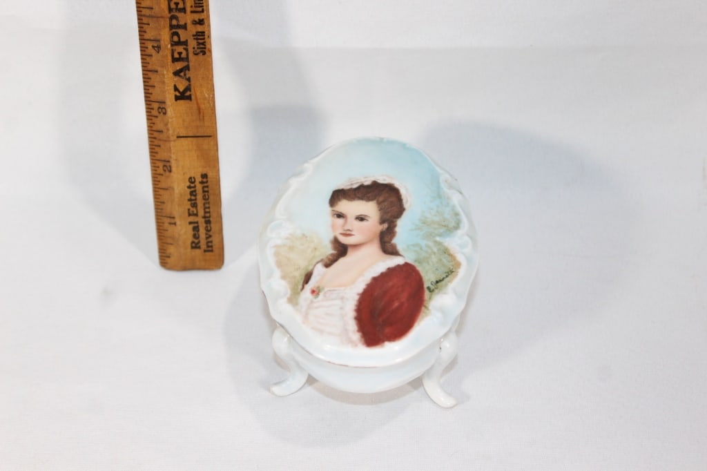 Hand Painted Signed Oval Trinket Dish (1 of 3)