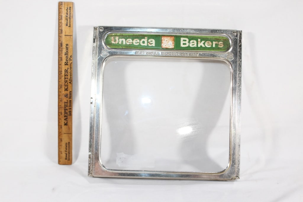 Uneeda Bakers Metal Lid / Door Pat 1923 (1 of 3)