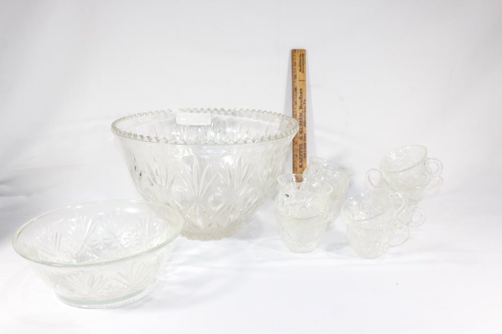 Vintage Glass Punch Bowl Set w/ 12 Cups (1 of 2)