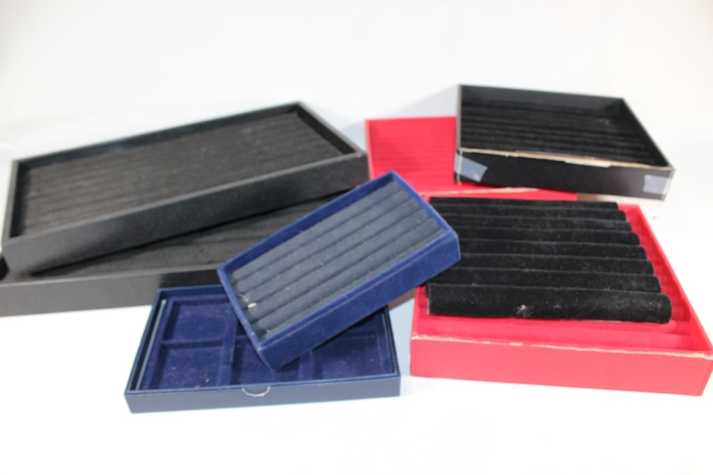 Lot of Jewerly Ring Holders: Good overall as pictured