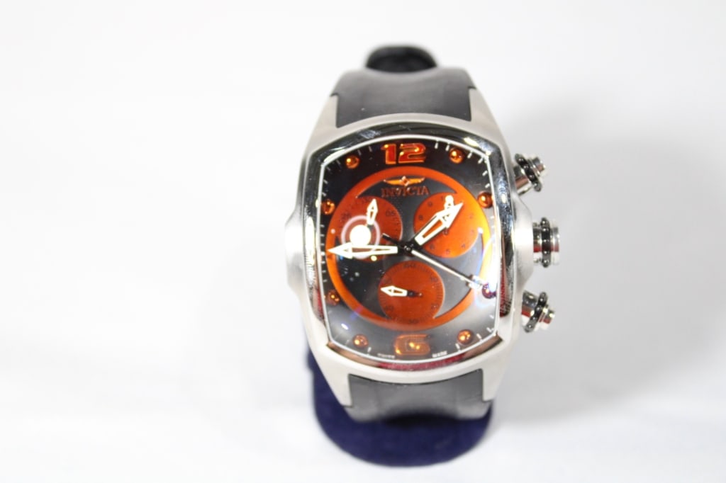 Invicta Lupah Revolution Men's Watch Model 6100: good overall condition - untested - watch band is tacky