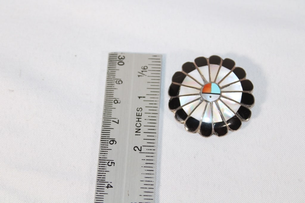 Zuni Sun Face Sterling Silver Shall inlay brooch: good overall condition