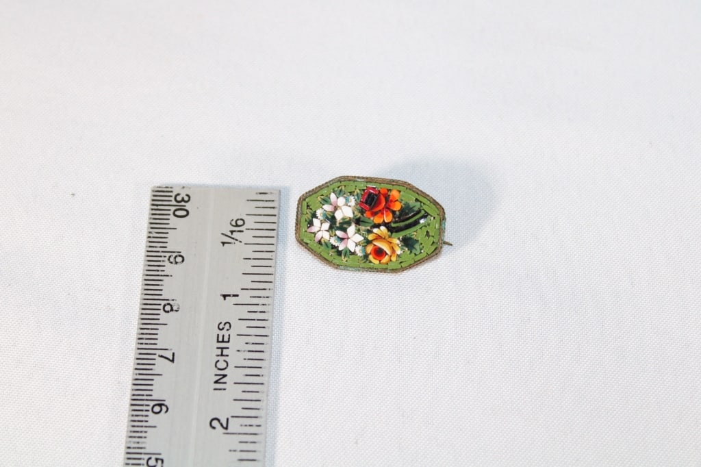 Italian Glass Micro Mosaic Brooch: good overall condition
