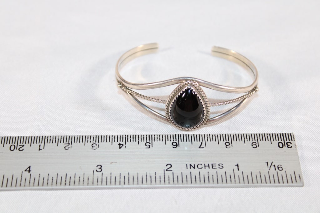 Navajo Onyx Sterling Silver Cuff (1 of 3)