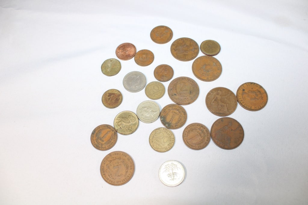 Lot of Mixed Foreign Coin Currency (1 of 3)