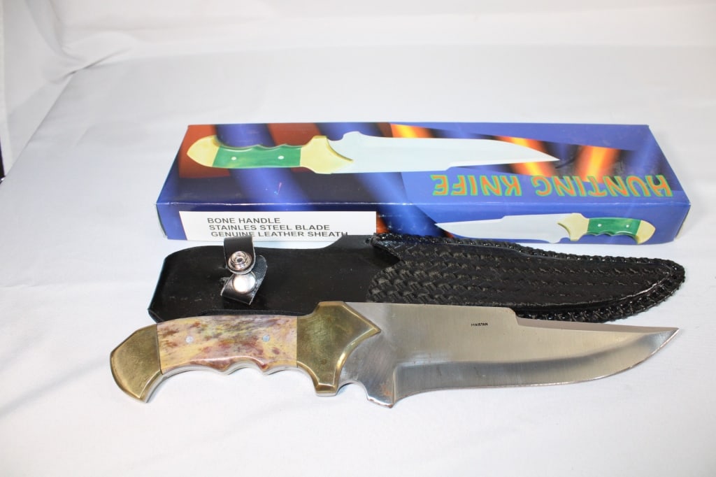 13" Pakistan Bone Handle Hunting Knife w/sheath: slight rust spot as pictured