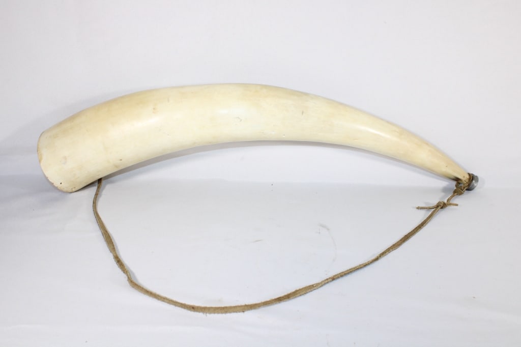 Large Horn - Black Powder Horn Holder (1 of 4)