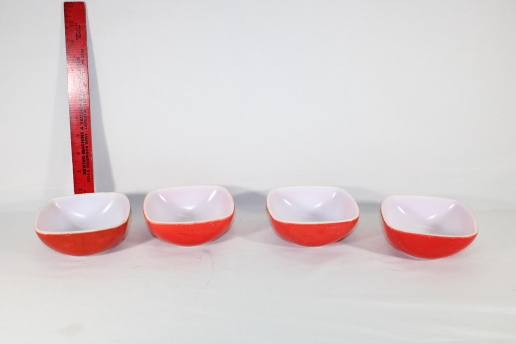 Four VTG Red Pyrex dishes: Good Overall Condition